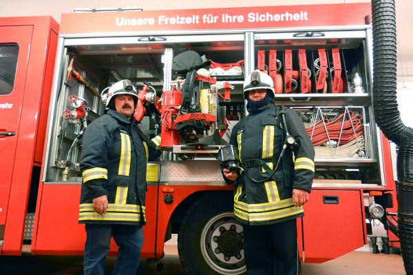 Matthias Münch und Uwe Krüger, Mitglieder der
Freiwilligen Feuerwehr Steina (Foto: Freiwilligen Feuerwehr Steina)